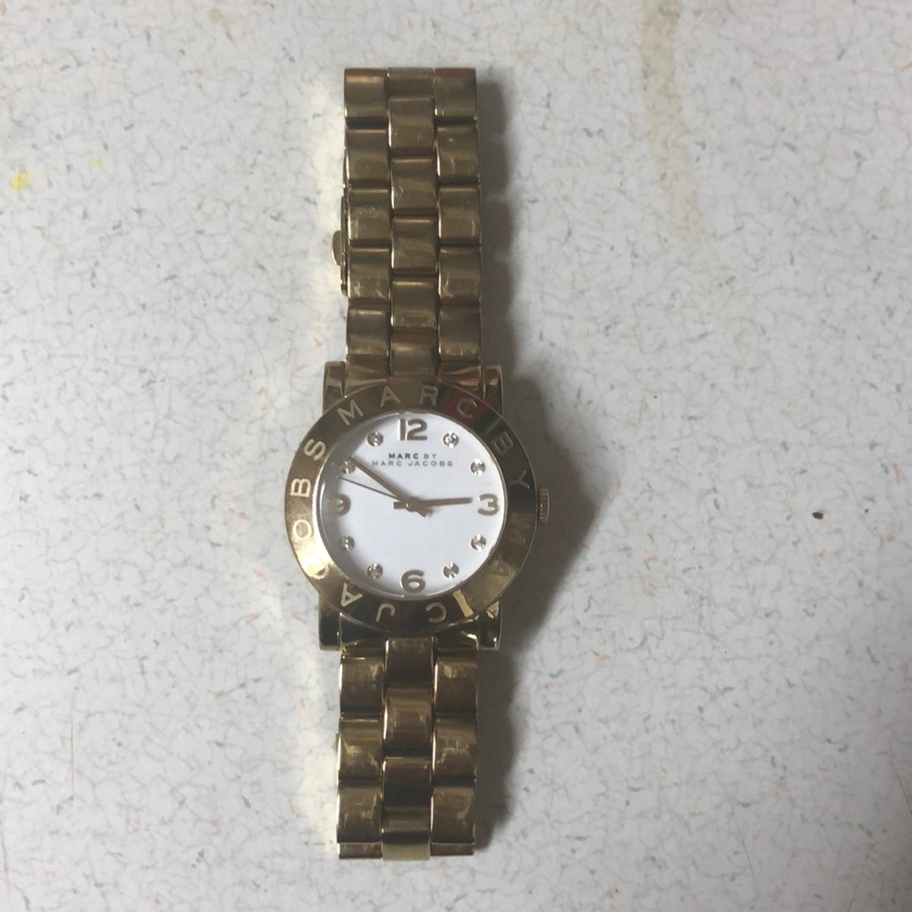 Marc jacobs.. must go now! Make a deal